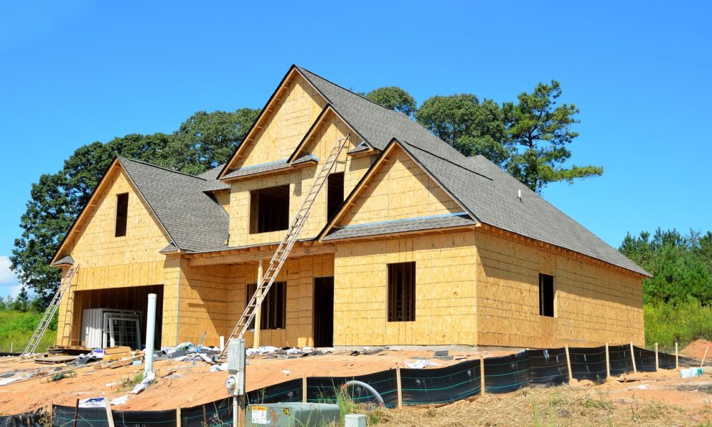 Zgodnie z obowiązującymi regulaminami nowo konstruowane domy muszą być energooszczędne.